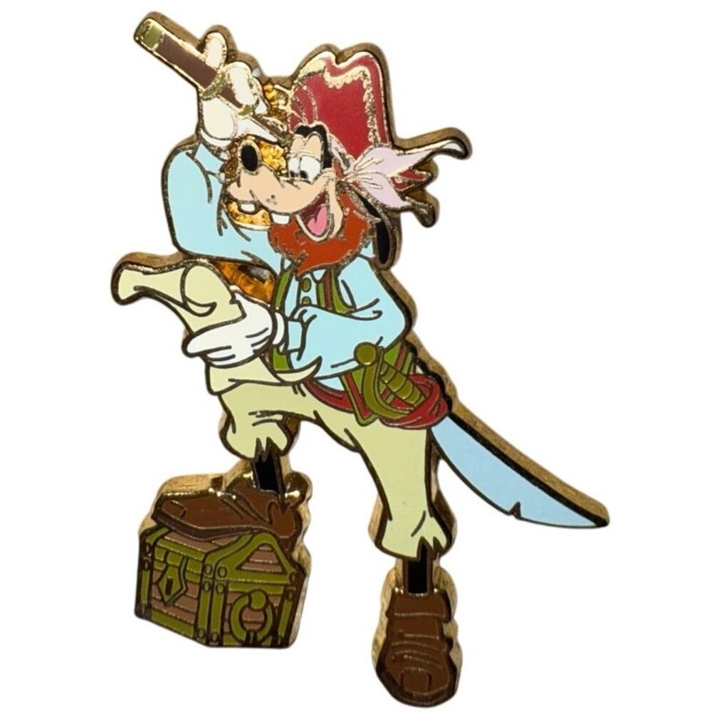 Disney Pin Goofy Pirate Caribbean with telescope stepping on Treasure Chest RARE